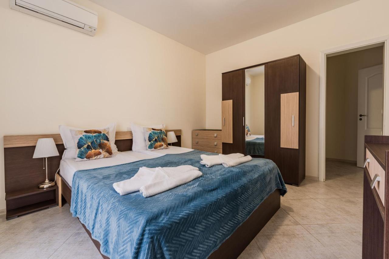 Apartcomplex Splendid Saints Constantine and Helena Exterior foto