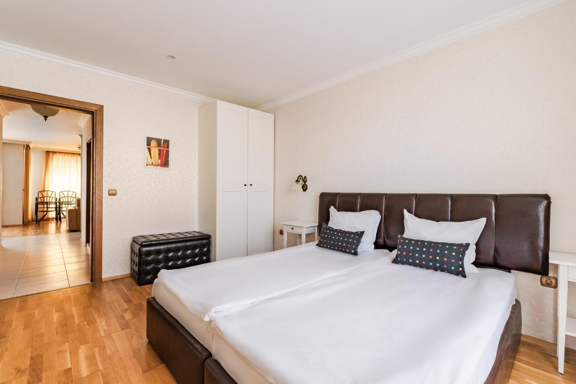 Apartcomplex Splendid Saints Constantine and Helena Exterior foto