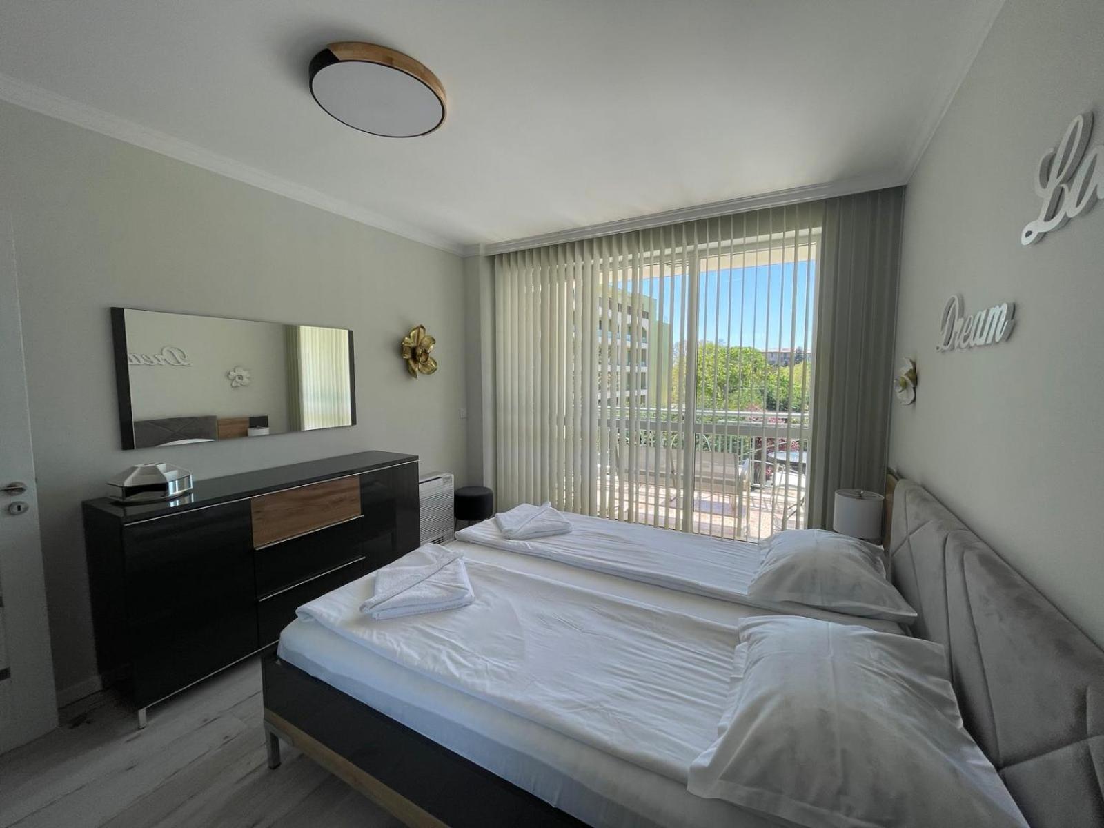 Apartcomplex Splendid Saints Constantine and Helena Exterior foto
